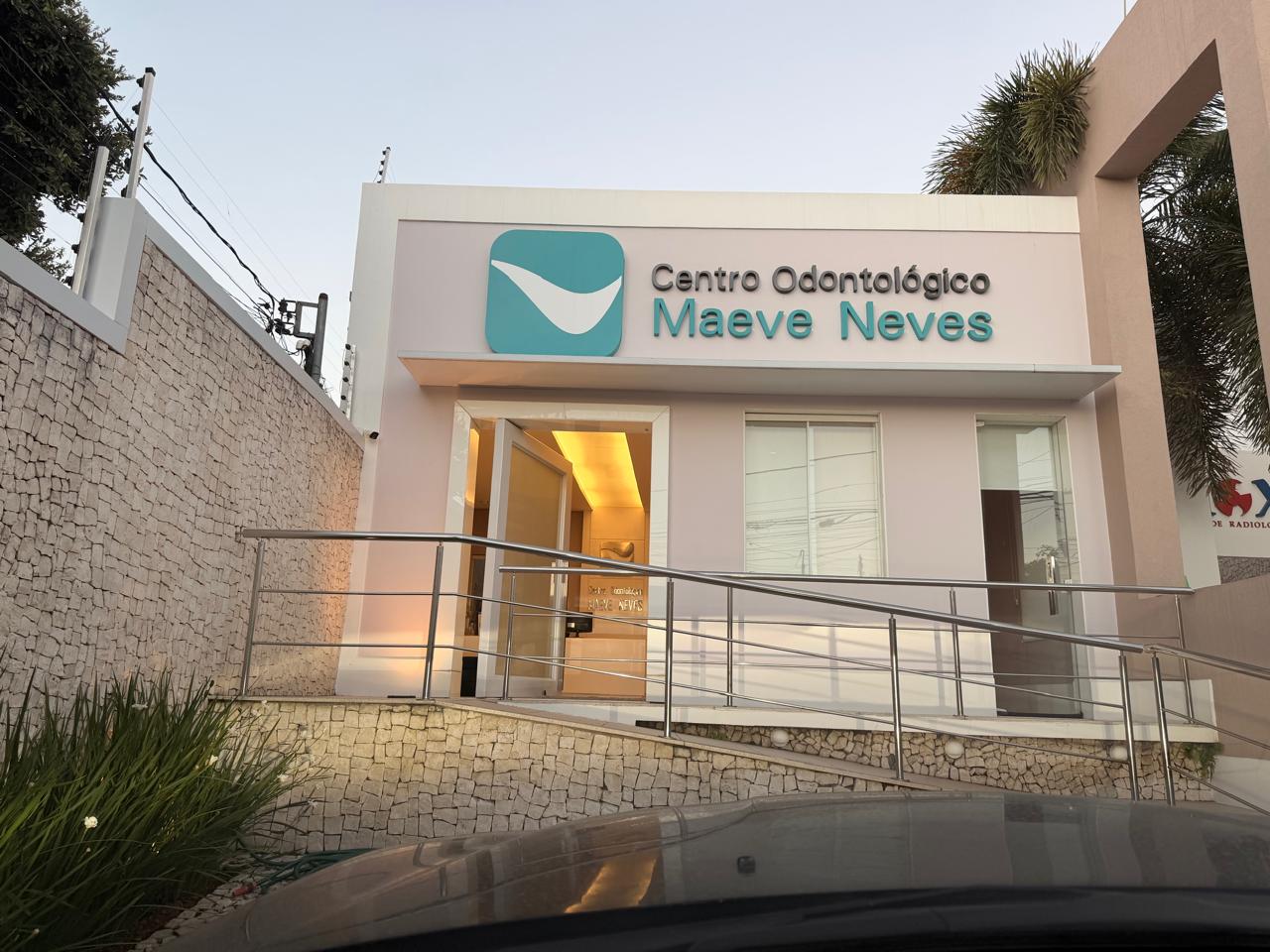 Fachada do Centro Odontológico Maeve Neves